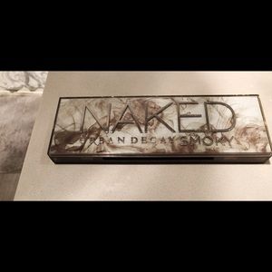 Brand NEW Urban Decay Naked Smokey Palette